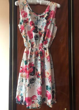 Красива літня сукня в квітковий принт! l