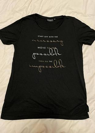 Черная футболка broadway