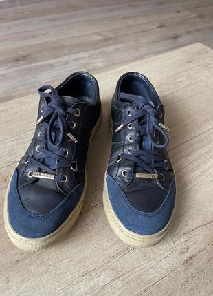 Кеды кроссовки tommy hilfiger состаренные темно синие с золотом3 фото