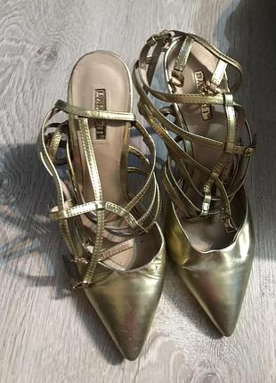 Босоножки трендовые