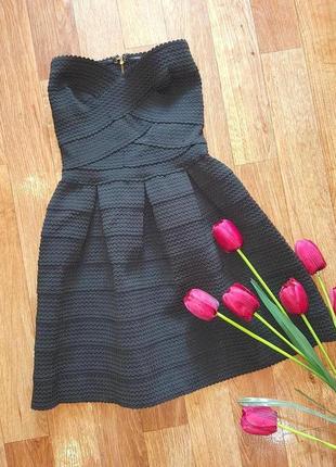 Продам бандажное маленькое черное платье из резинок