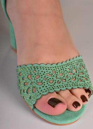 Босоножки женские замшевые зеленые на каблуке (из эко-замши зелёного цвета) - женская обувь на лето 20223 фото