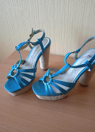 Босоніжки жіночі 2