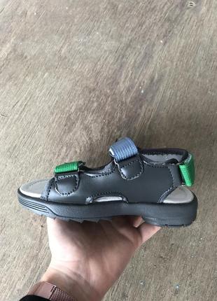 Нові дитячі босоніжки сірі3 фото