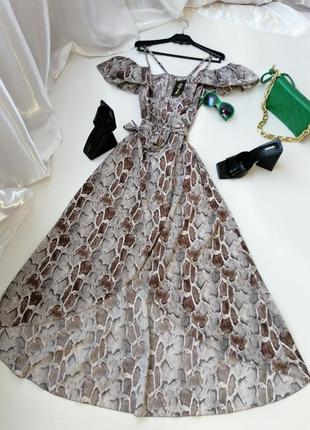 Гарна сукня на запах з відкритими плечима і крильцями воланами зміїний хижий принт сукня з подовжено2 фото