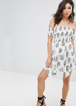 Романтична квіткова сукня asos