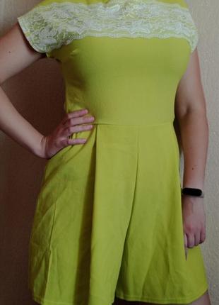 Річний яскравий зелений комбінезон з трендовими шортами бермудами