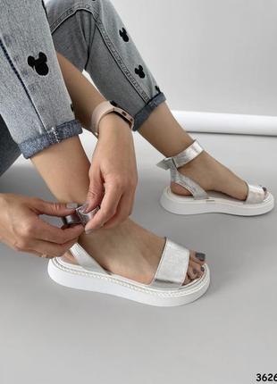 Босоніжки жіночі з натуральної шкіри срібло3 фото