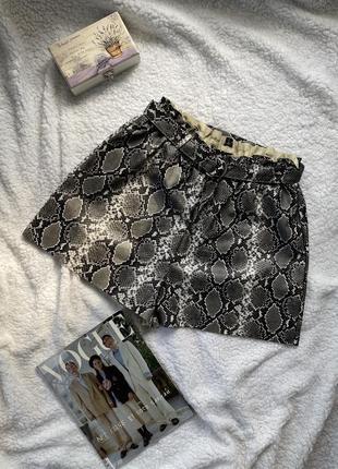 Asos шорти в зміїний принт шкіряні
