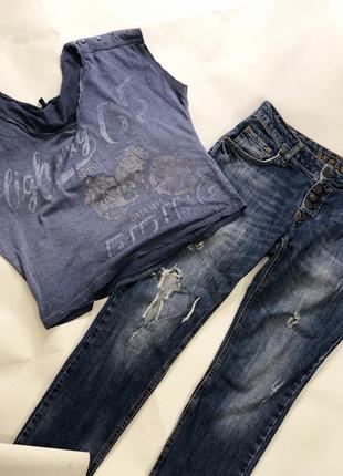 Комплект рваные джинсы футболка1 фото