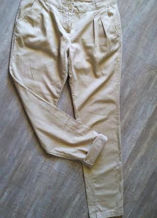 Бежевые базовые брючки на лето из хлопка