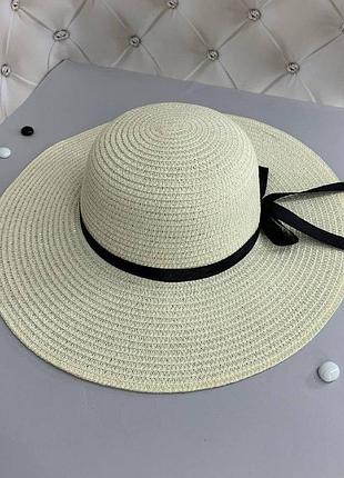 Шляпа женская летняя с полями 10 см и лентой молочная