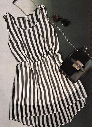 Чудове літнє плаття в смужку