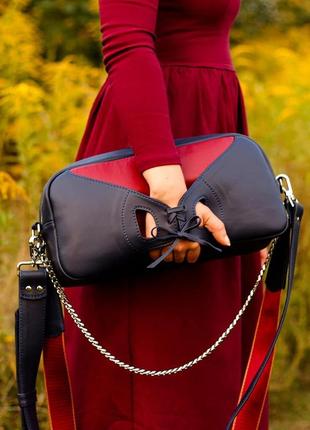 Дизайнерська сумочка-рукавичка