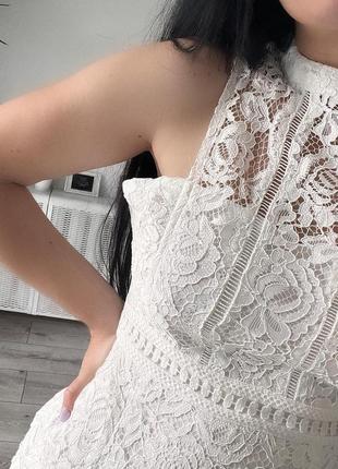 Сукня з щільного кружева біла3 фото