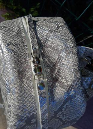 Рюкзак кожаный женский серебро рептилия5 фото