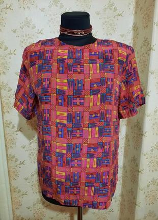 Яскрава,вінтажна футболка 100% шовку.
