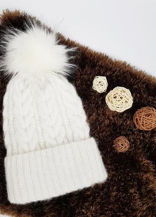 Белая вязаная шапка с помпоном зима мохер1 фото