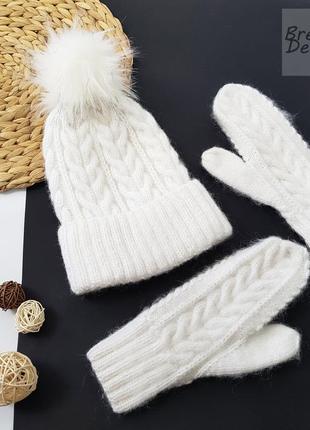 Белая вязаная шапка с помпоном зима мохер7 фото