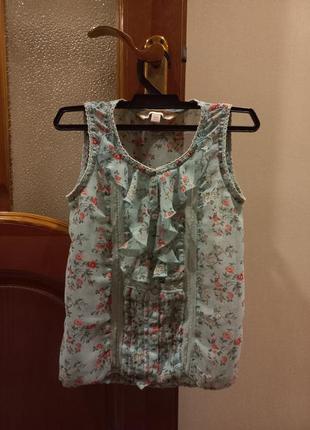 Мила дитяча блузка без рукавів