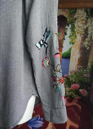 Модна,нарядна,стильна блуза,рубашка з красивою вишивкою на рукавах 44 р-h&m2 фото