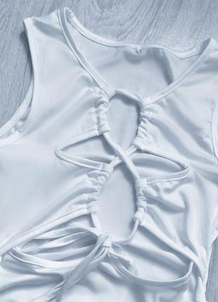 Шикарное сексуальное белое стрейчевое платье с вырезами с переплетами завязками shein s3 фото