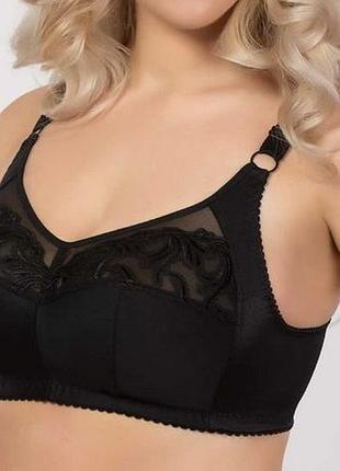 Бюстгальтер з м'якими чашками без кісточок