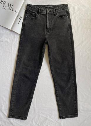 Черные джинсы mom stradivarius