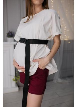 Комплект для вагітних бордові шорти з кишенями і біла футболка оверсайз