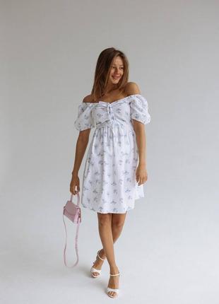 Сукня зі спущеними плечима