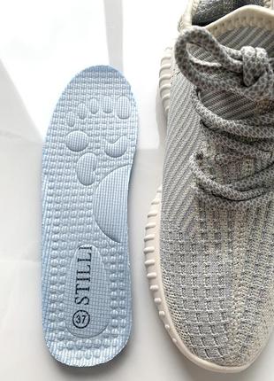 Жіночі літні кросівки yeezy boost жіночі літні мокасини чешки3 фото