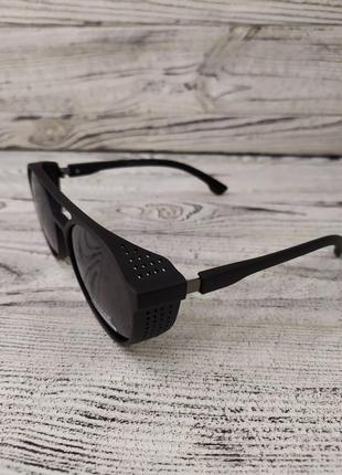 Солнцезащитные очки чёрные матовые3 фото