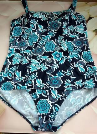 Красивий суцільний купальник розмір