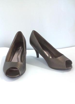 Стильні туфлі з відкритим носком на широку ніжку від the shoe tailor, р. 38 код t09031 фото