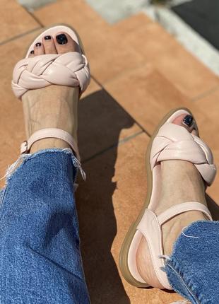 Босоножки женские сандалии натуральная кожа на низком каблуке модные красивые 36 размер бежевые1 фото