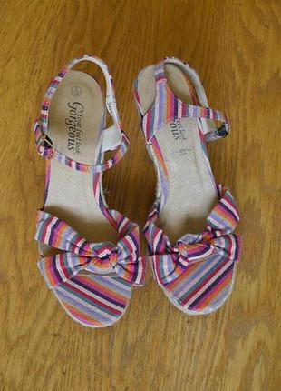 Босоніжки розмір 39 стелька 25,7 см new look