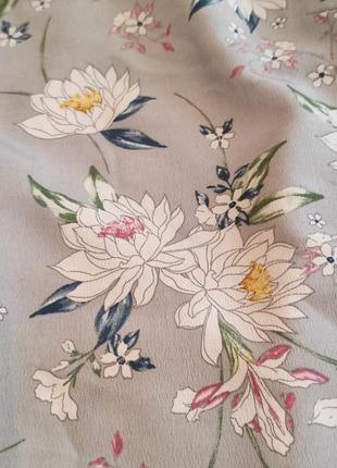 Нежная блуза с цветочным принтом от new look, ніжно сіра блузочка в квіти10 фото