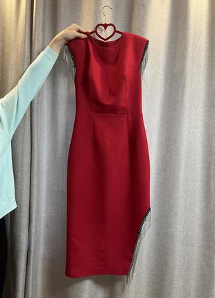 Шикарне вечірнє жіночі червоне плаття міді з бахромою, ланцюжки з розрізом