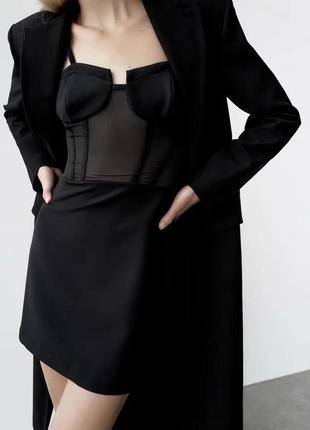 Красивое чёрное мини платье с чашками и прозрачной вставкой на талии в стиле zara7 фото
