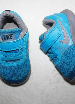 Кроссовки фирмы nike 21 размера по стельке 13 см.