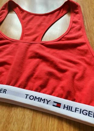 Вражаючий червоний tommy hilfiger, original