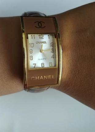 Часы годинник в стилі chanel