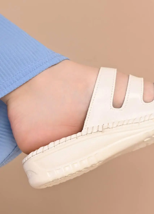 Шльопанці жіночі білі б1345