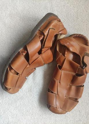 Кожаные босоножки