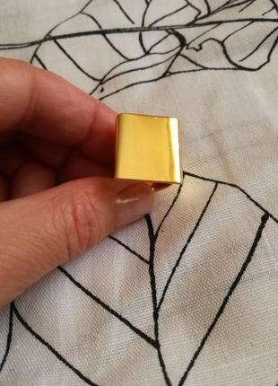 Золотистий  перстень печатка2 фото