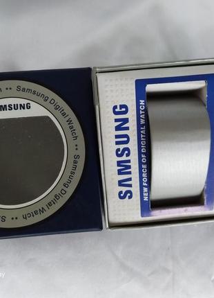 Коробка для samsung годин3 фото