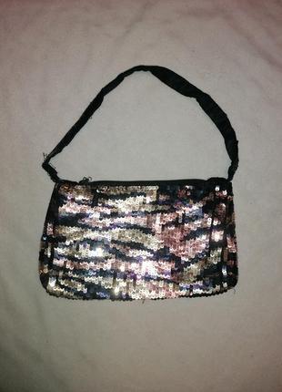 Маленька сумочка в паєтки