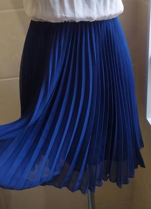 Красивое, лёгкое, стильное платье glamorous  с юбкой плиссе6 фото