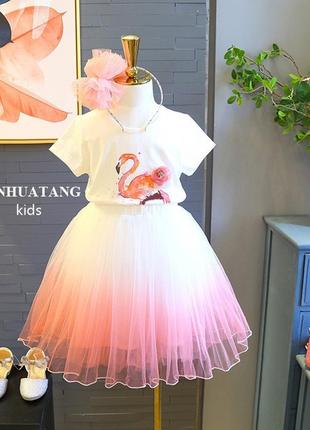 ✏стильний комплект футболка і спідниця.