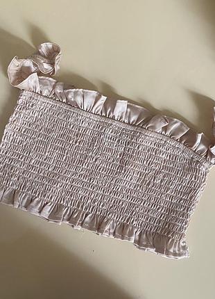 Блідо рожевий, персиковий топ жатка з обшикали prettylittlething